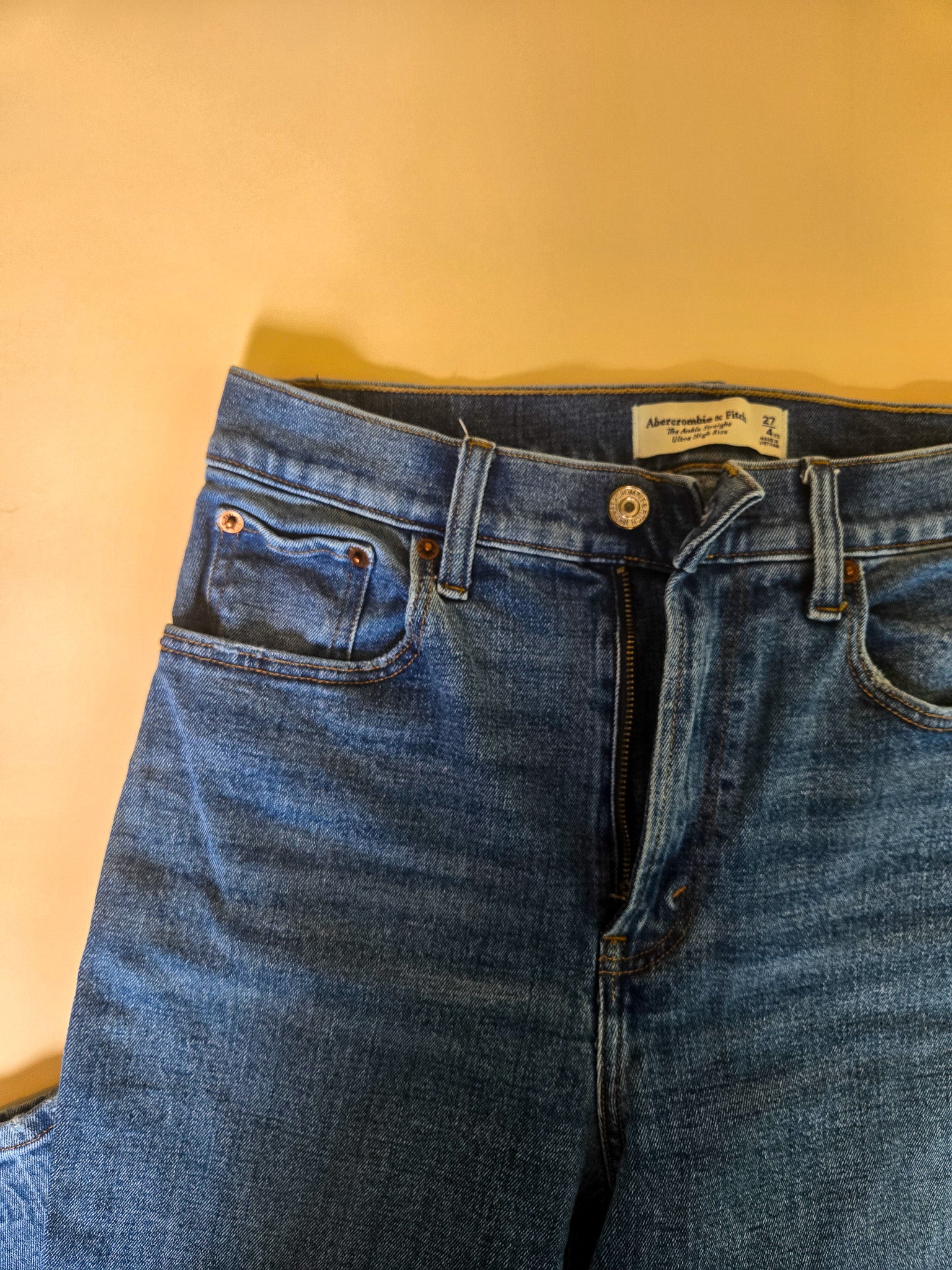 Abercrombie Ultra High Rise Jean – 27/4 The Kindred Bone