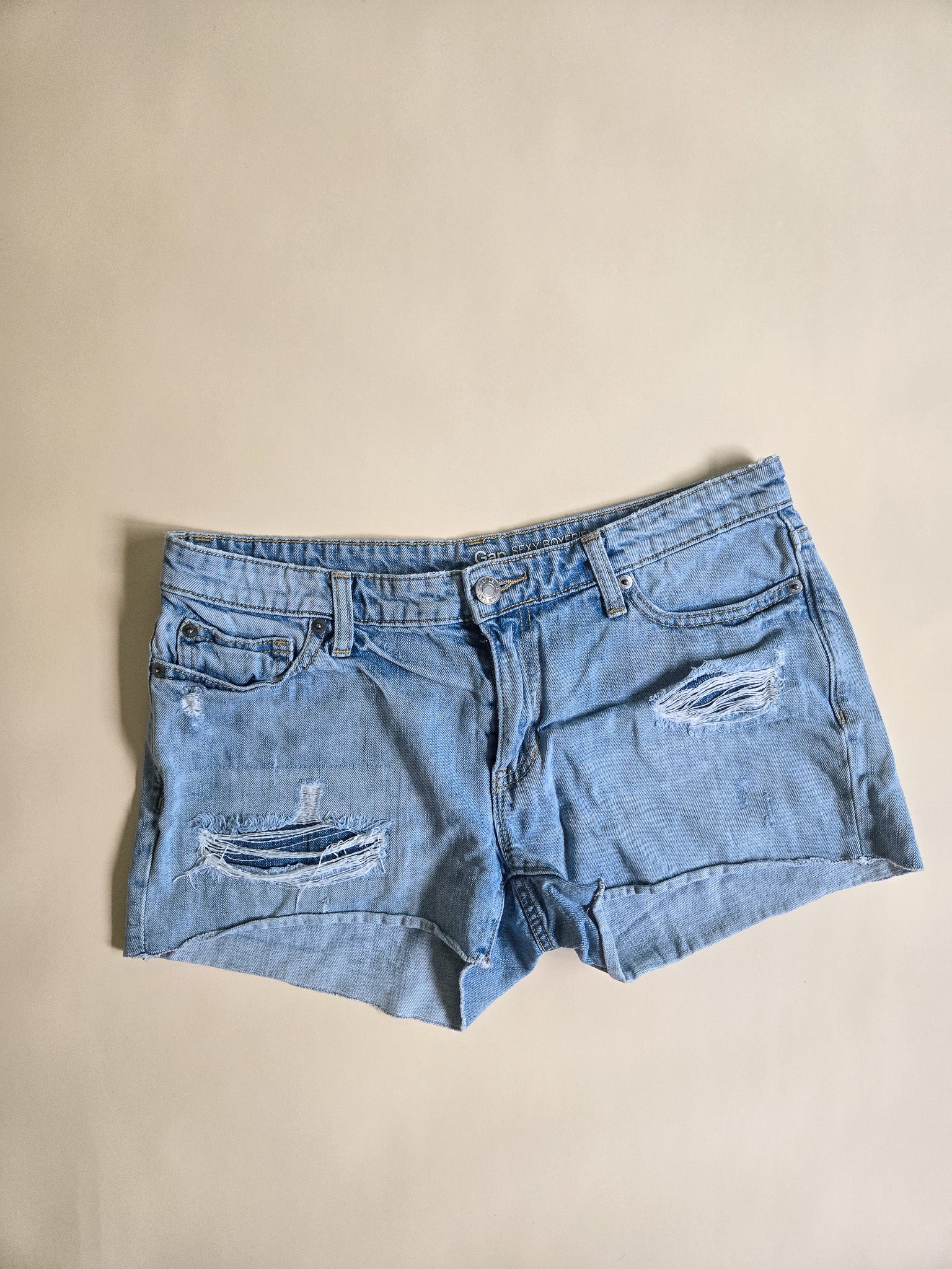 Gap Sexy Boyfriend Shorts – Size 29 / US 6 (Relaxed Fit, Distressed Light Wash) The Kindred Bone