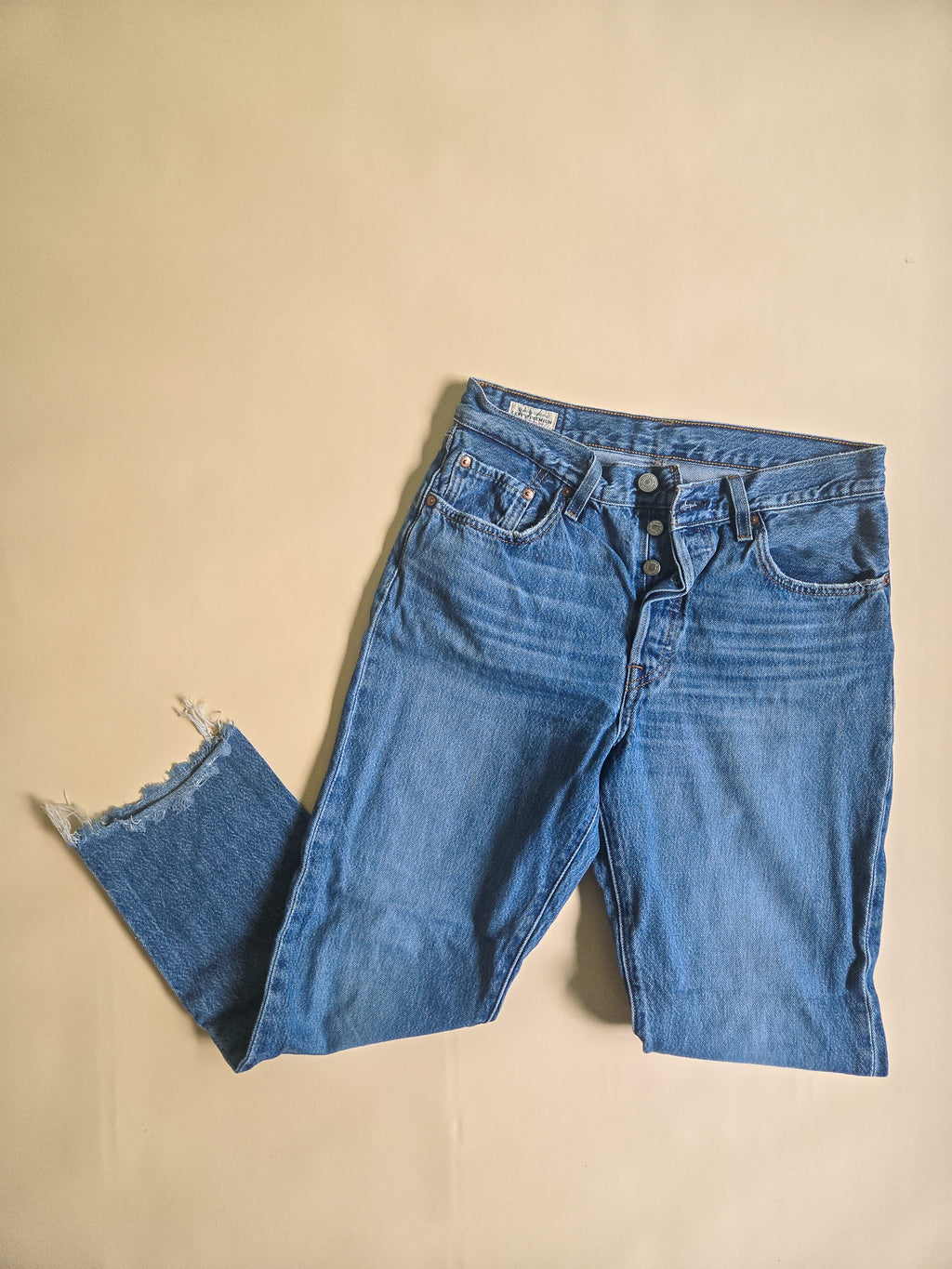 Vintage Levi’s Premium 501 Straight-Leg Jeans – W28 L26 (Modern Women’s 2–4) The Kindred Bone