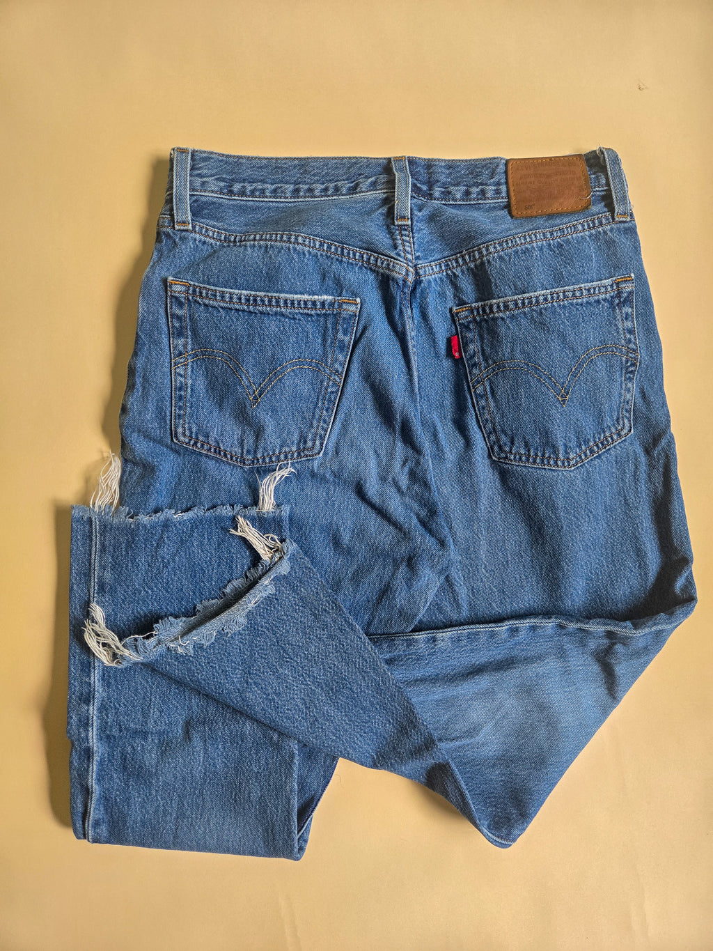 Vintage Levi’s Premium 501 Straight-Leg Jeans – W28 L26 (Modern Women’s 2–4) The Kindred Bone