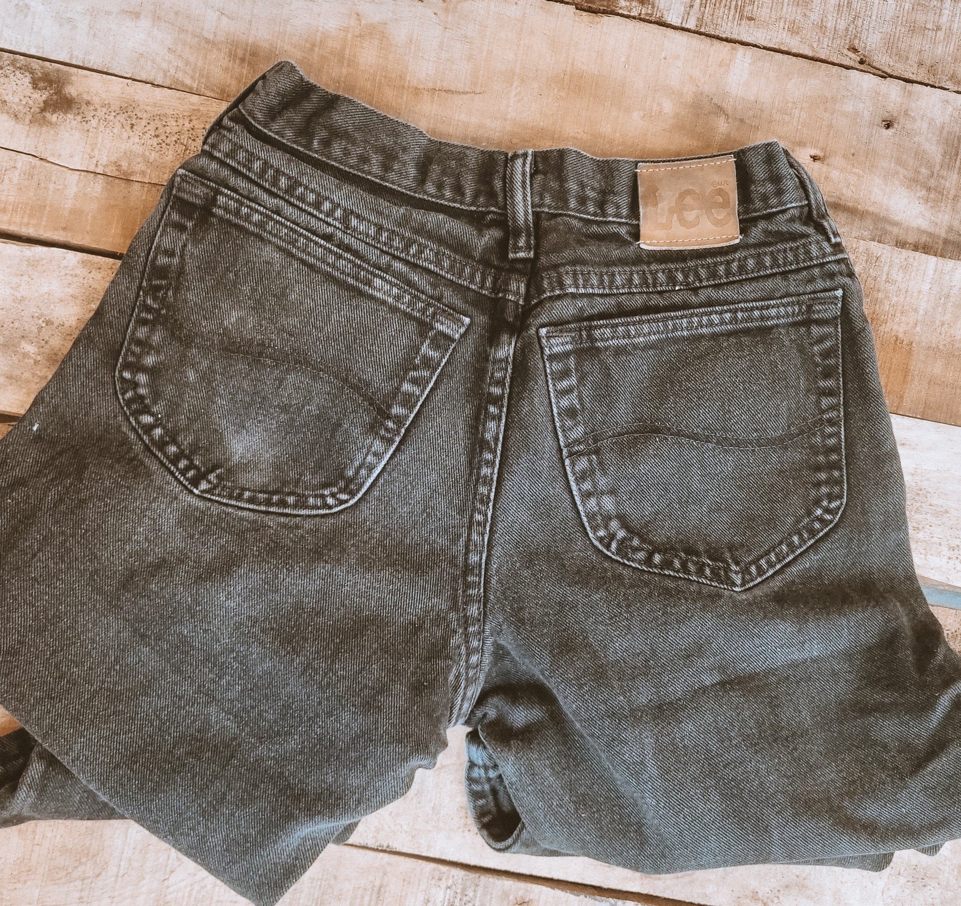 VINTAGE LEE JEANS The Kindred Bone