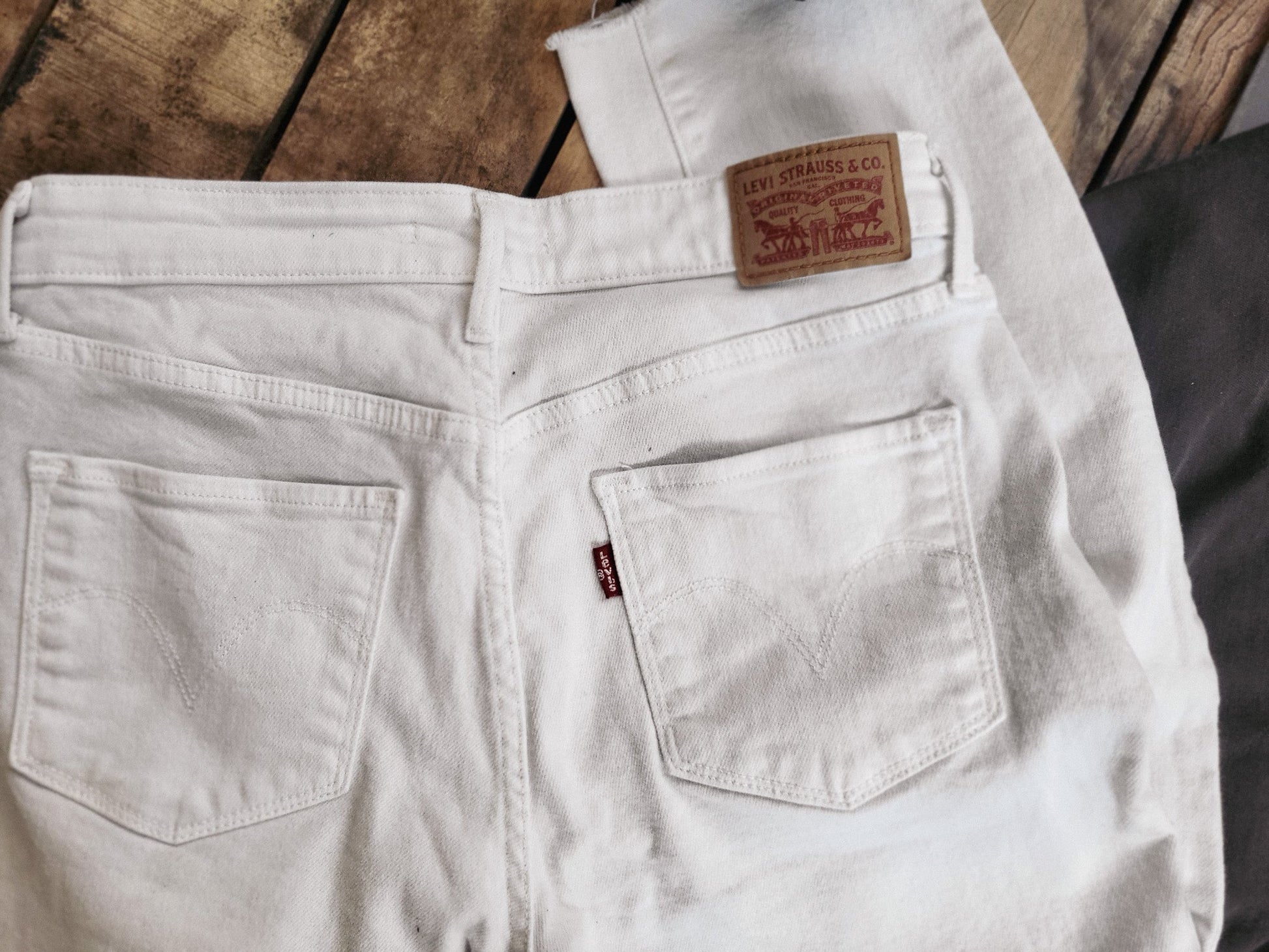 VINTAGE LEVIS JEANS The Kindred Bone